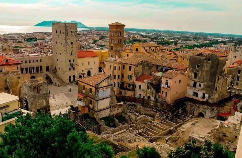 Apartamento Casa Vitelli - Centro Storico A Due Passi Da Tutto Terracina Exterior foto