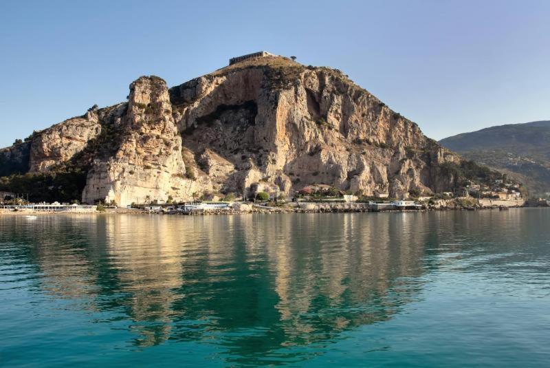 Apartamento Casa Vitelli - Centro Storico A Due Passi Da Tutto Terracina Exterior foto