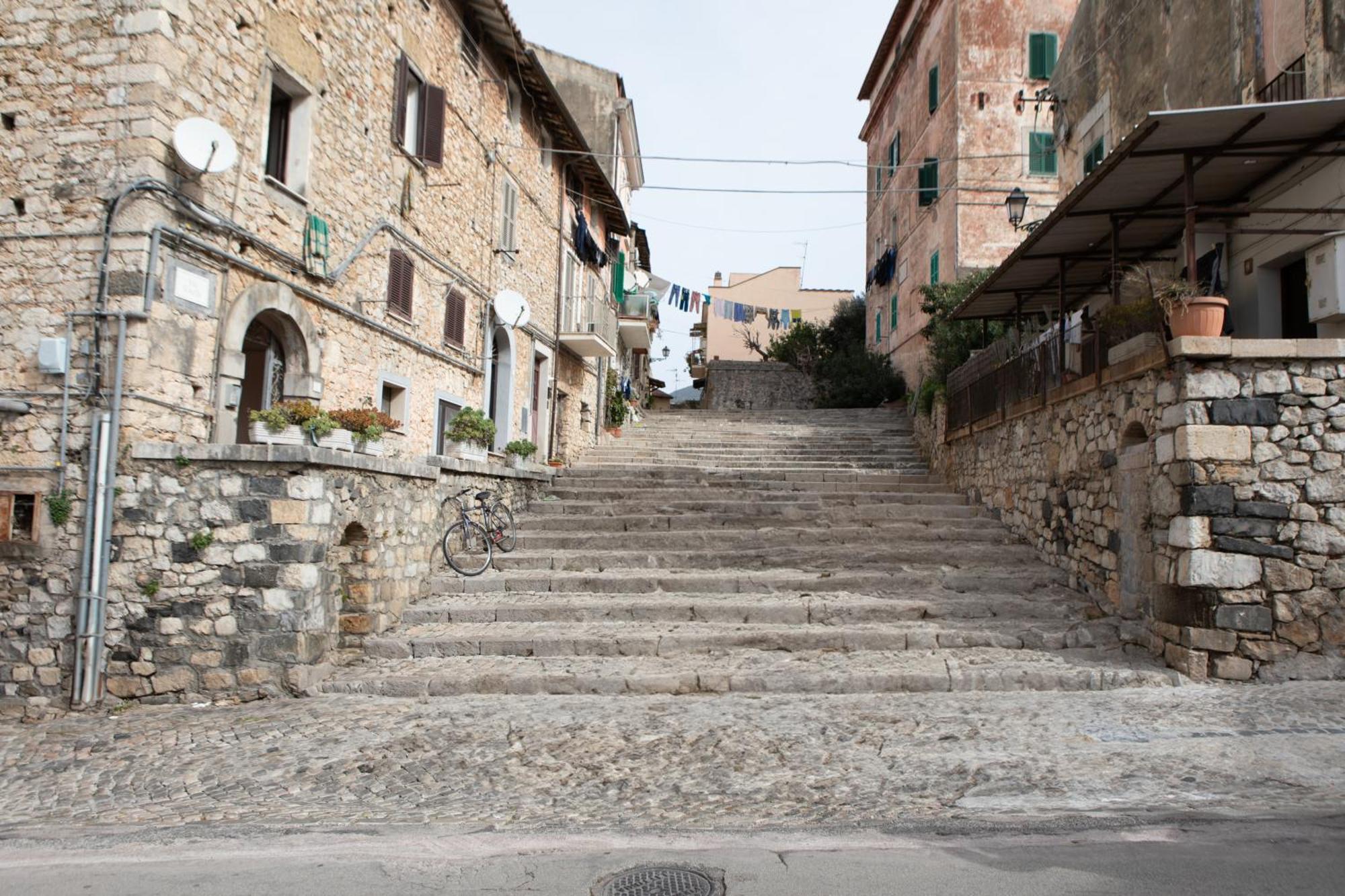 Apartamento Casa Vitelli - Centro Storico A Due Passi Da Tutto Terracina Exterior foto